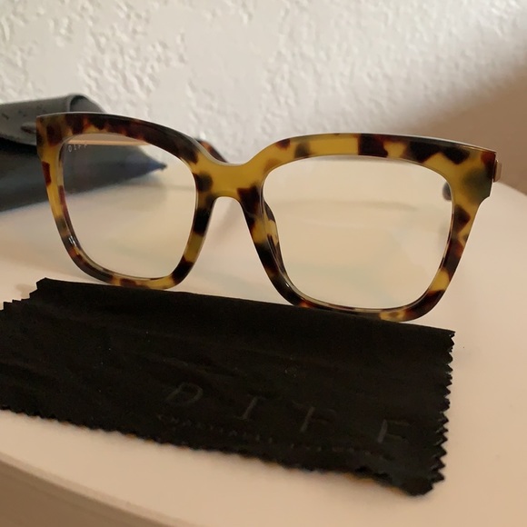 DIFF Eyewear Bella - Picture 8 of 10